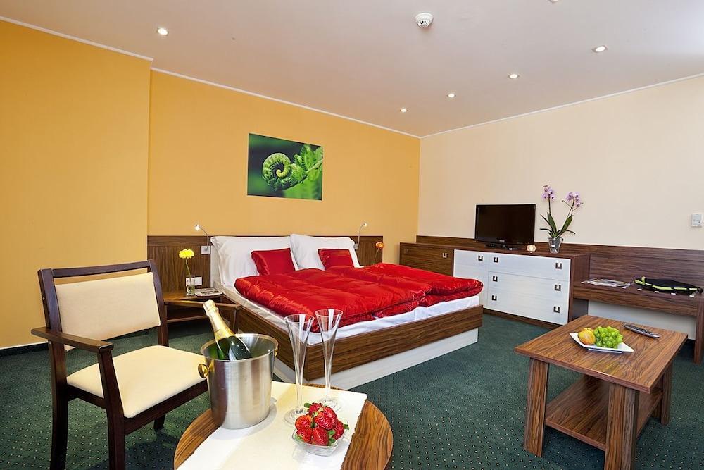 Viktor 3* Pressburg
